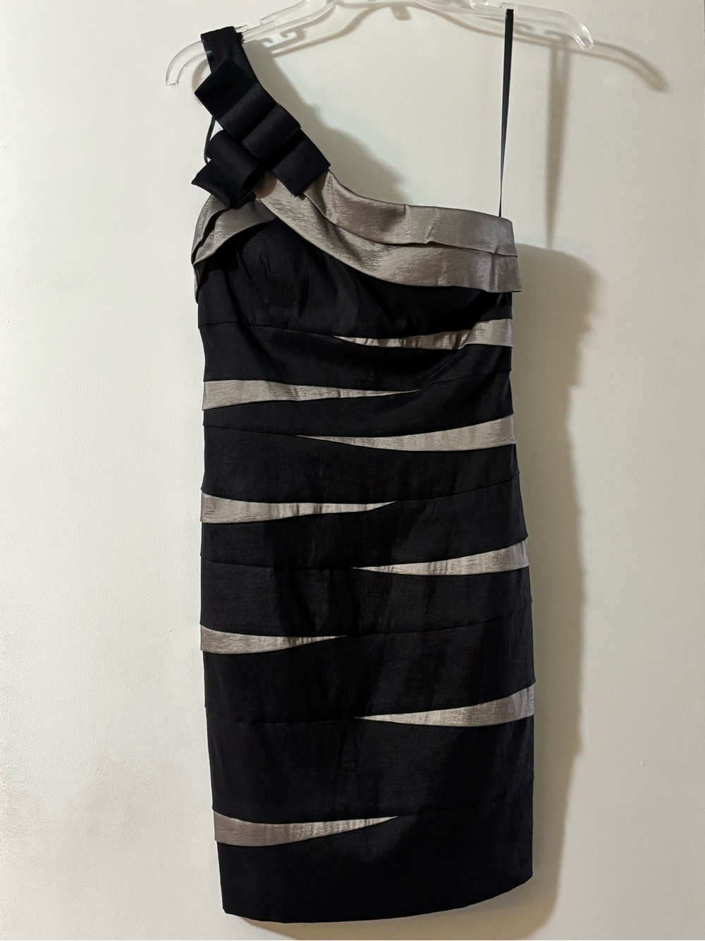 Vintage Cache Black and Gray Striped Bandage One-Shoulder Cocktail Dress Size 8